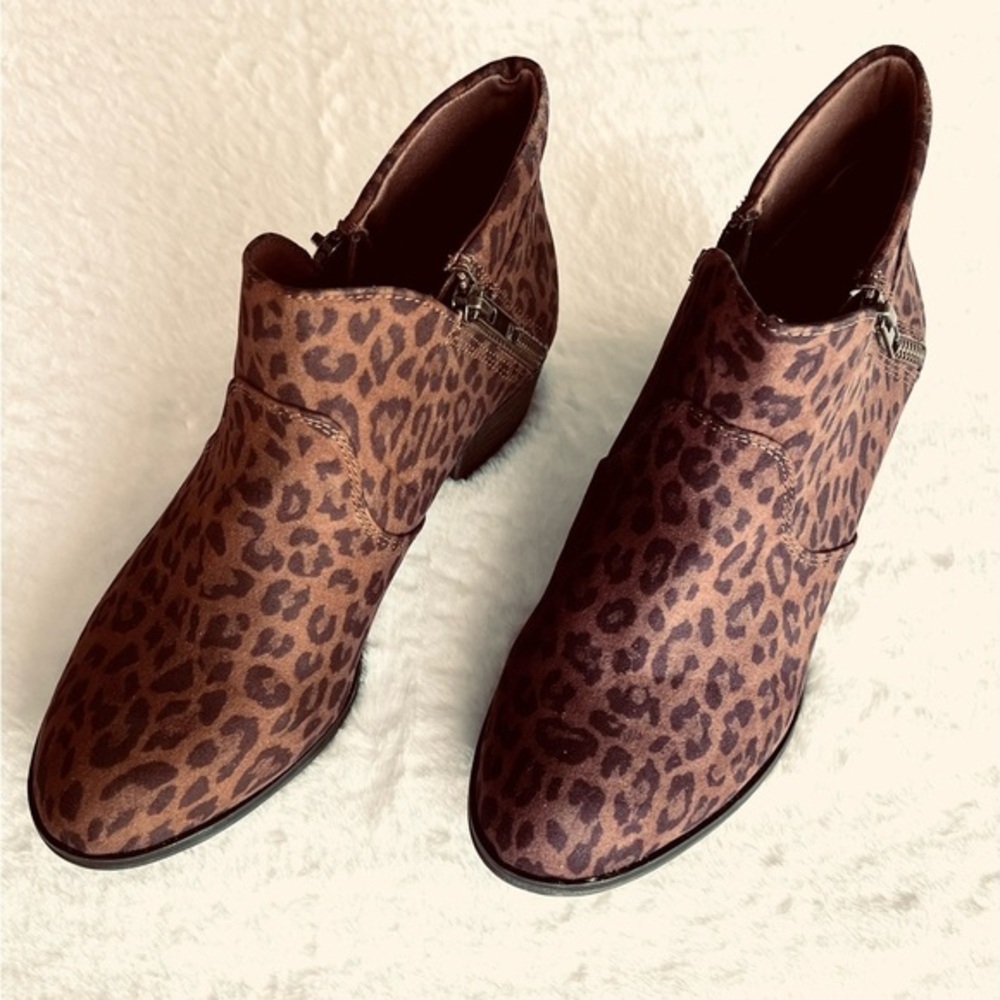 Brand Sun & Stone Leopard Print Shoes. Excellent Condition. Brand New